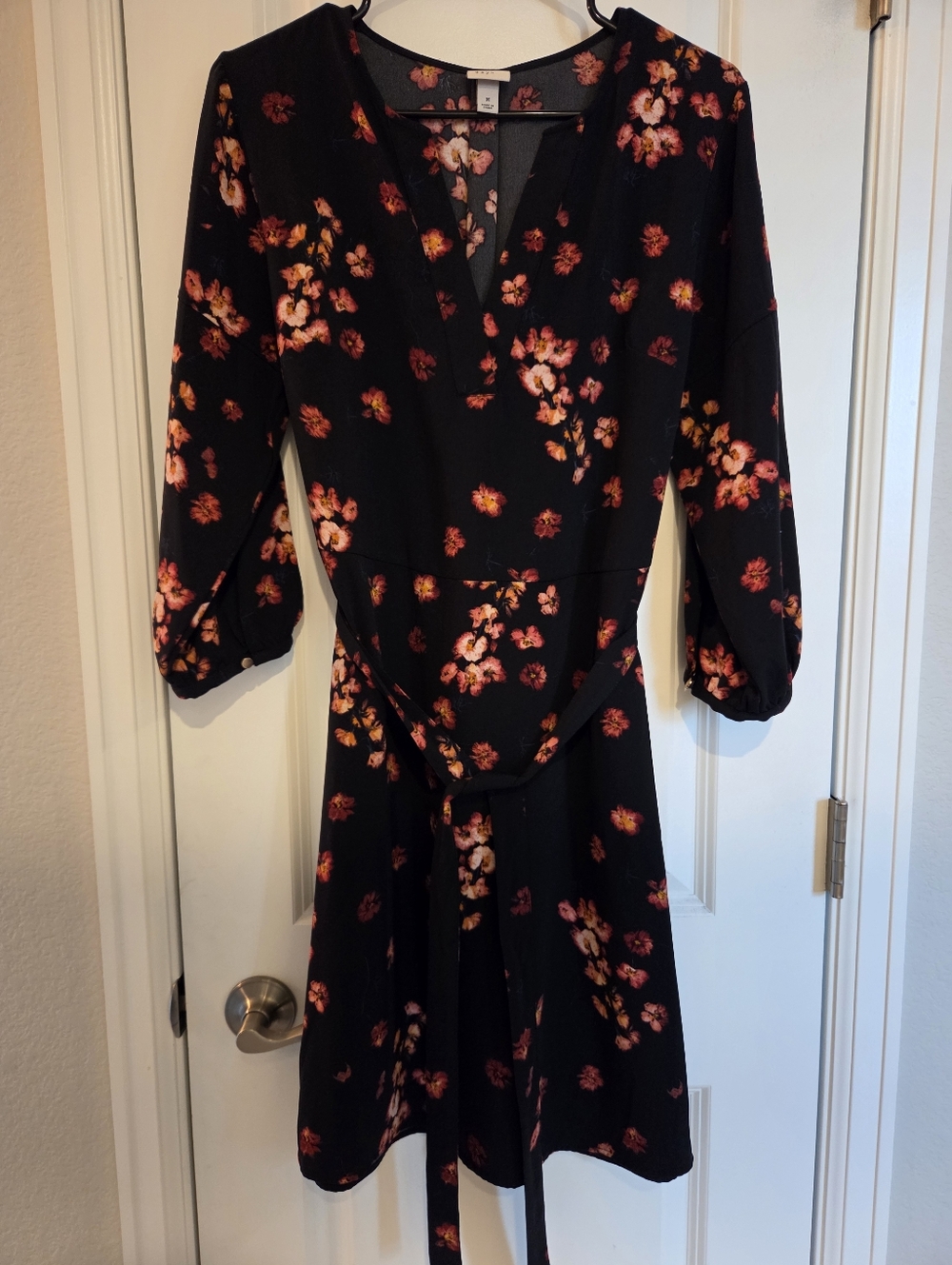 Black Floral V-Neck Long Sleeve Dress